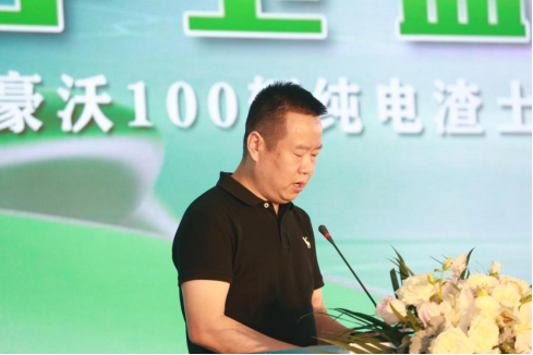 中国重汽成都商用车100辆纯电动渣土车批量交付
