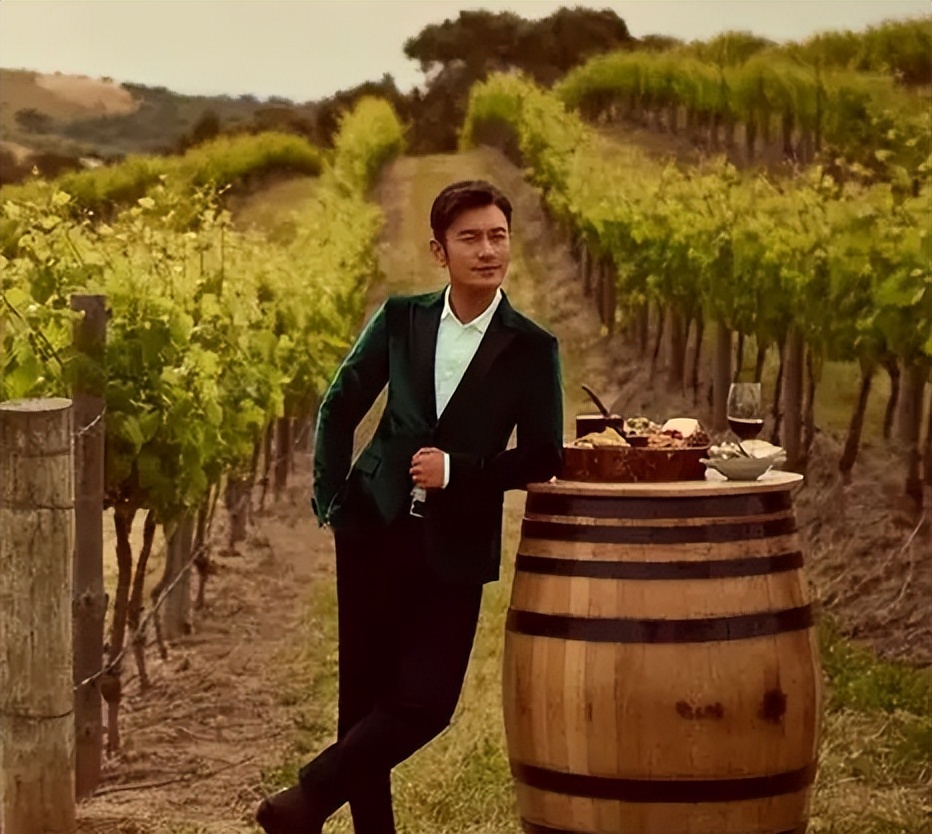 4元成本卖上千，火锅店人均500元，他们坑起粉丝来一点儿都不手软