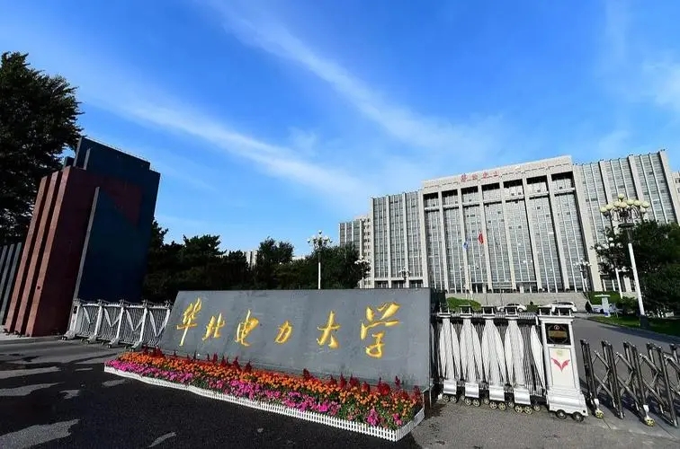 山西高位截瘫女孩研发国家专利，被5所世界名校争抢，如今咋样？