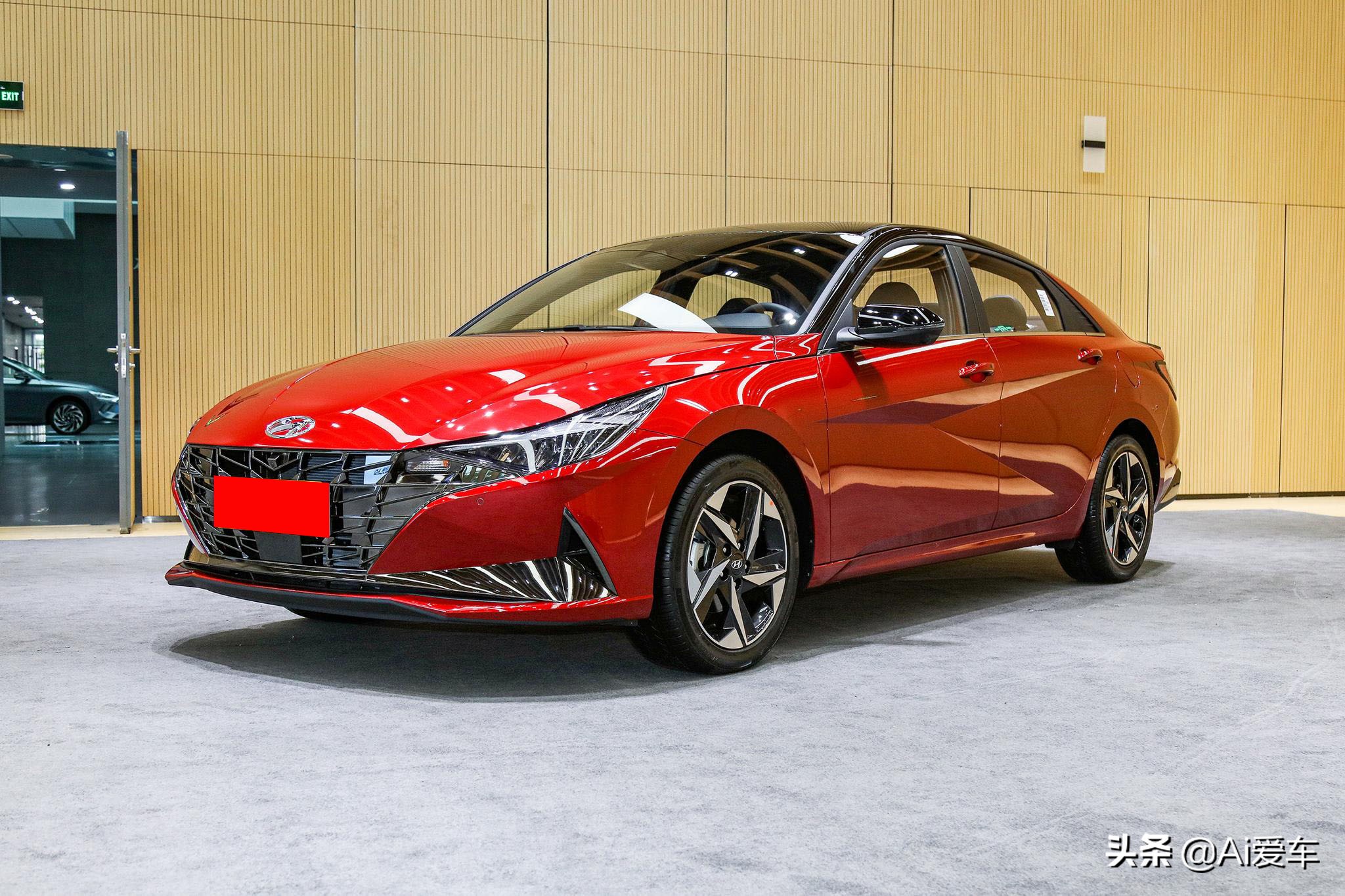更低价油耗5.2L，自动挡合资三厢家轿，更大空间，实拍现代伊兰特