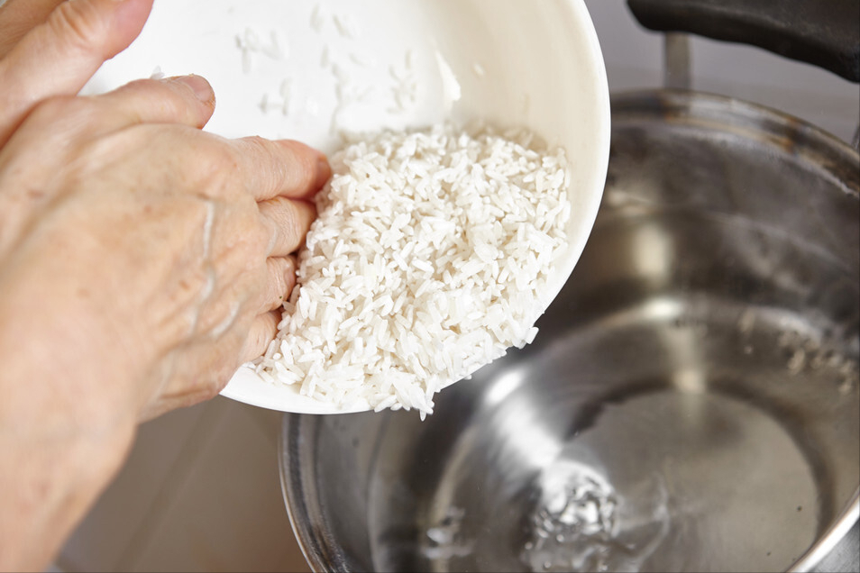 ���׷���ֻ����ˮ�ɲ��У��������2�У��׷���Ŵ���㣬��������