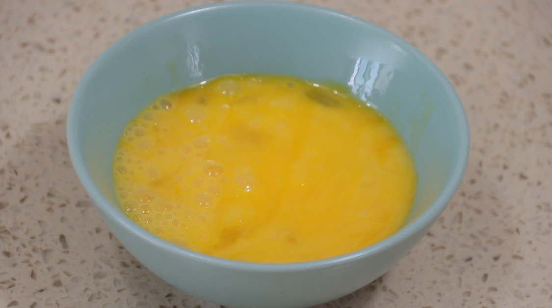 排骨又出新做法了，往里面淋1个鸡蛋，外酥里嫩，及早了解