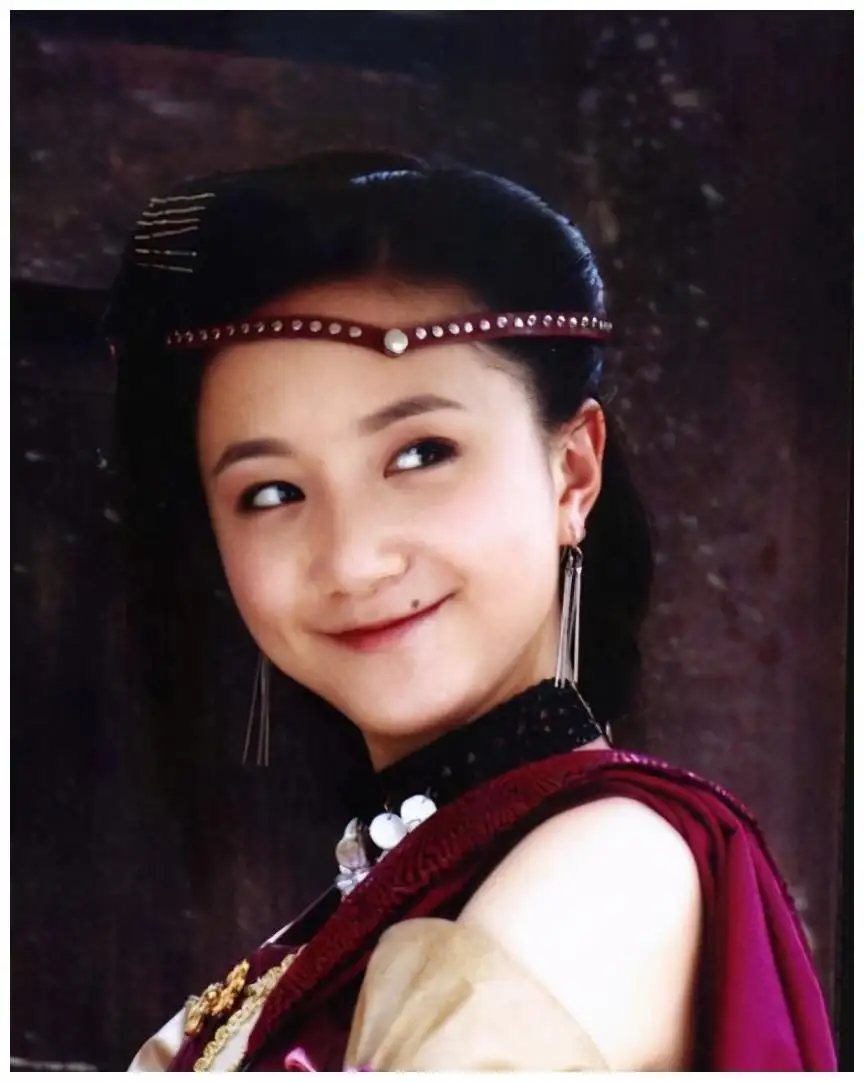 千娇百媚一颗痣，娱乐圈8位“痣美人”，谁最有味道？