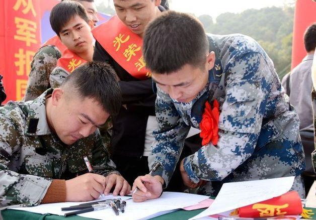 大學生參軍條件_2015參軍條件_女生參軍條件