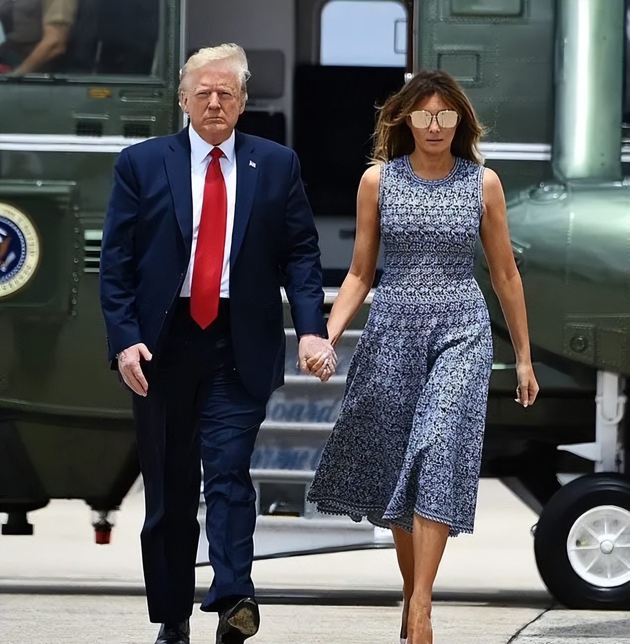 梅拉尼娅罕见正式亮相！穿米色套装依然美，完胜北约峰会的夫人们