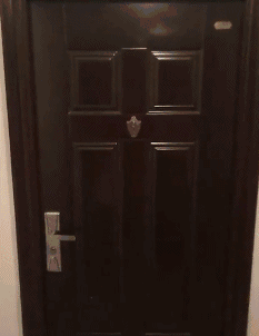 女朋友出差了，说去了上海出差，还给我发来了一张这样的照片