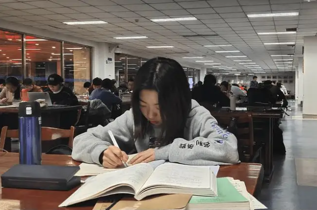 考研生與保研生，同是碩士為啥待遇卻不同，早點了解沒壞處