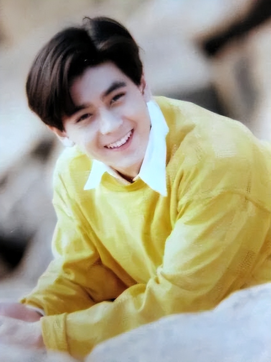 娃娃脸只服这10位明星！有人30岁还能演高中生，个个清纯可人