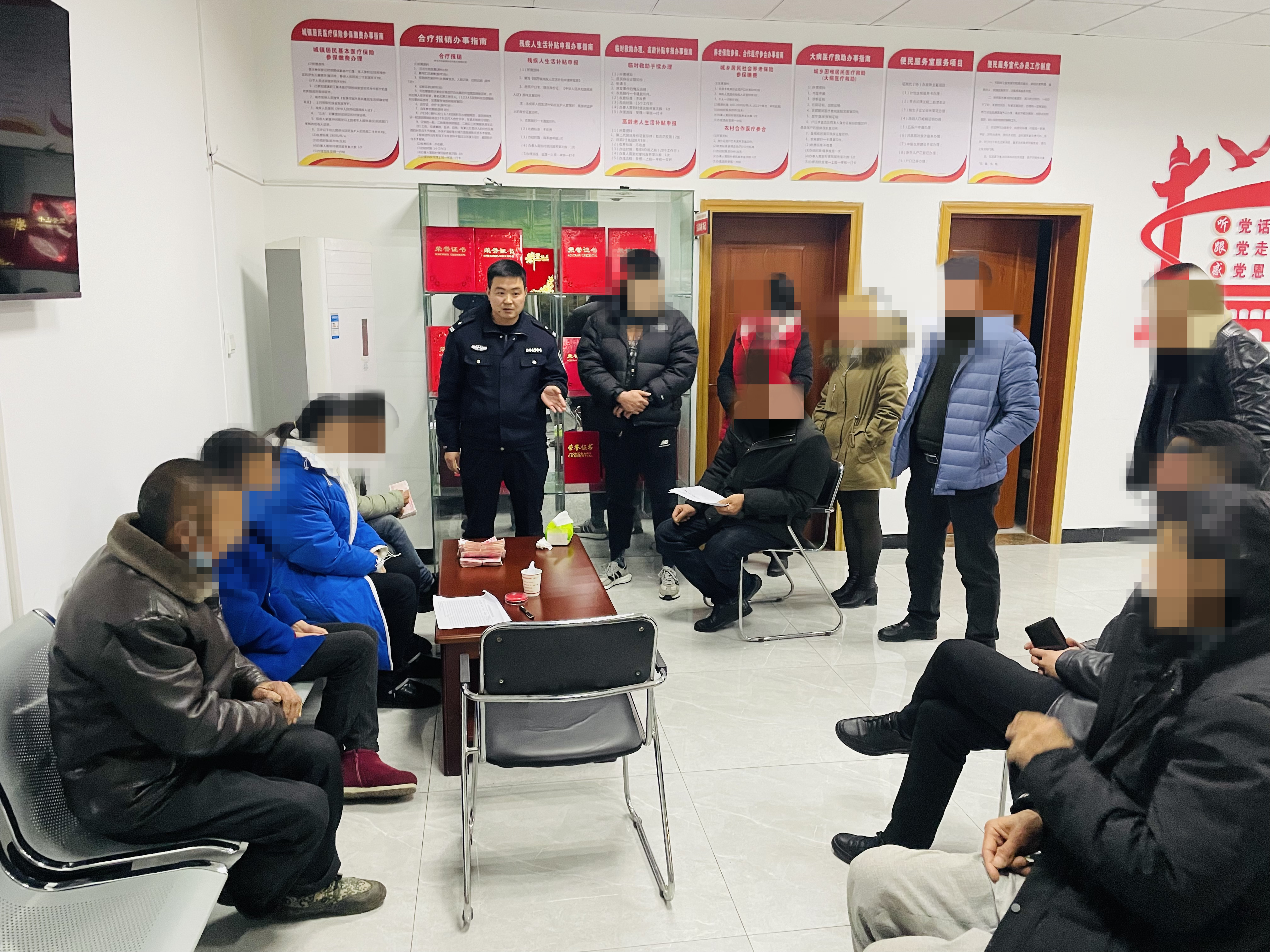 汉阴公安民警耐心调解至深夜10余年“疑难”纠纷终化解
