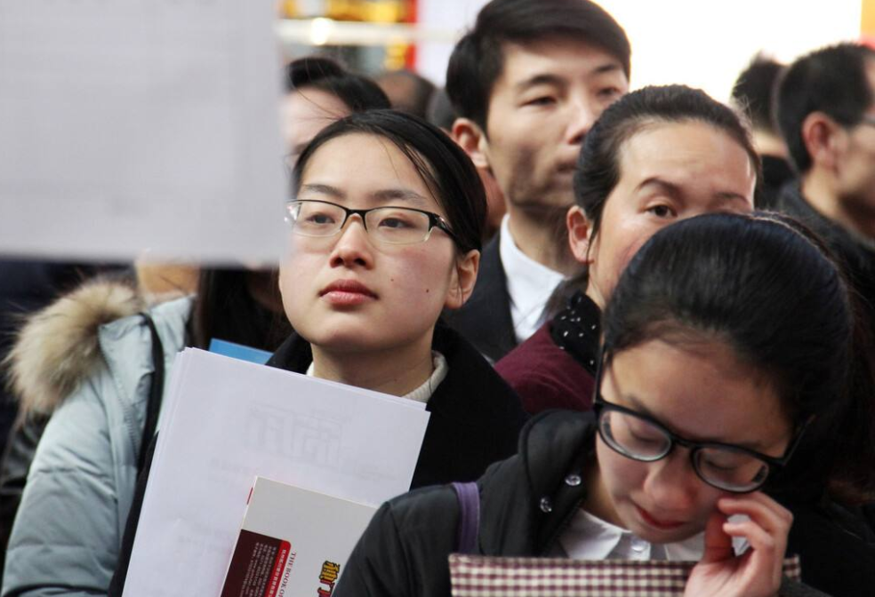 毕业生薪资冲上热搜，本科生平均起薪5825元，硕士生高达1万以上