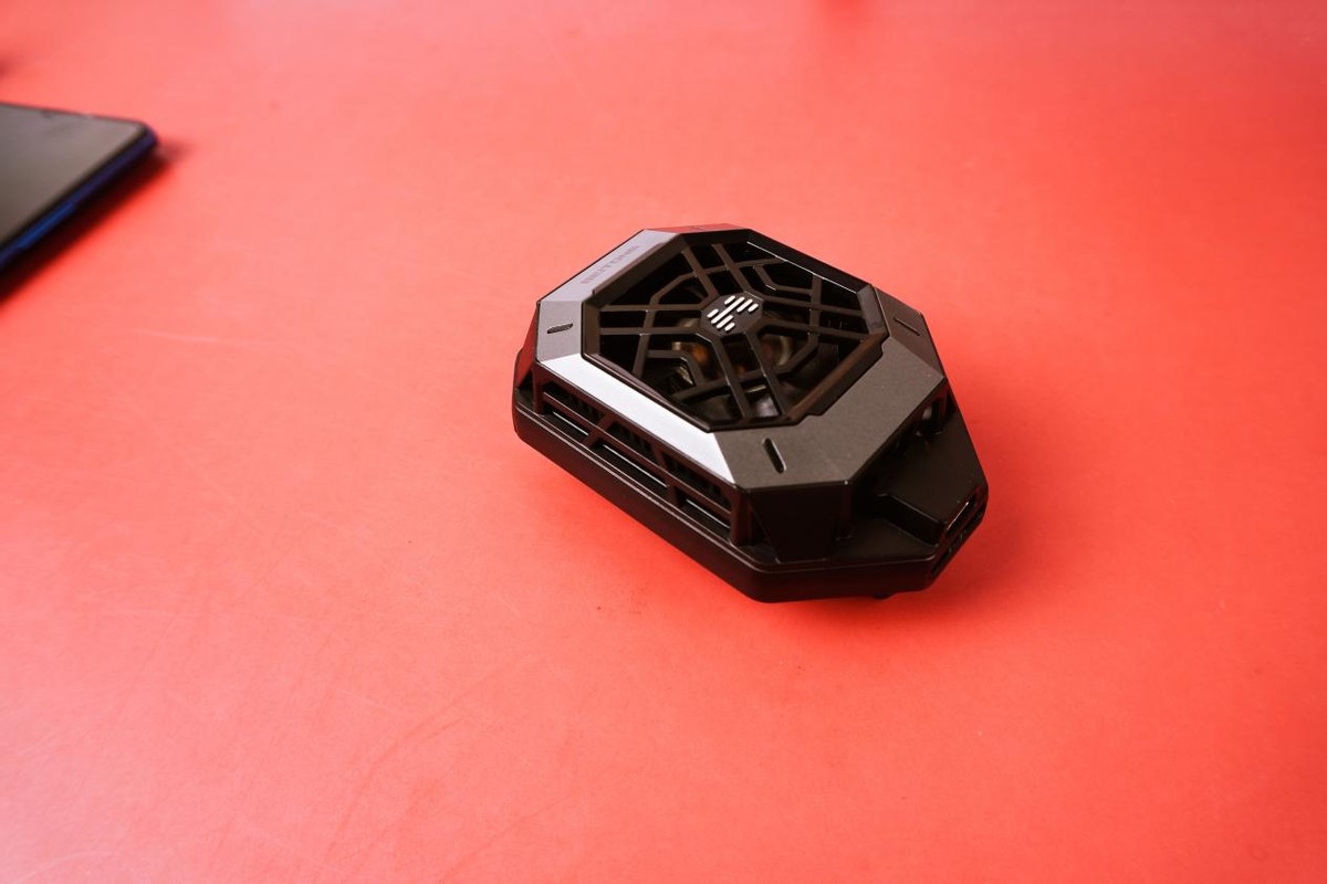 最强王者必备的手游降温神器，北通千机寒散热器