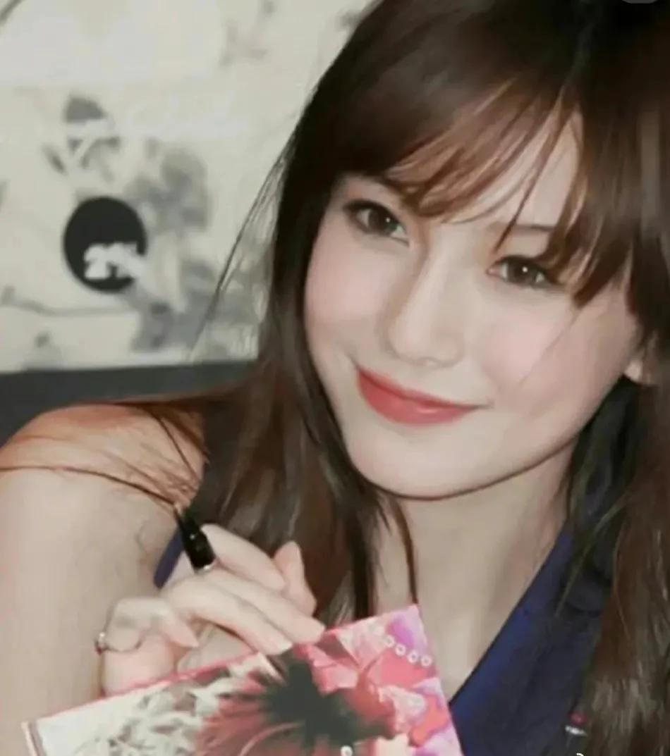 我一个女的都被baby迷住了，怎么能这么好看啊