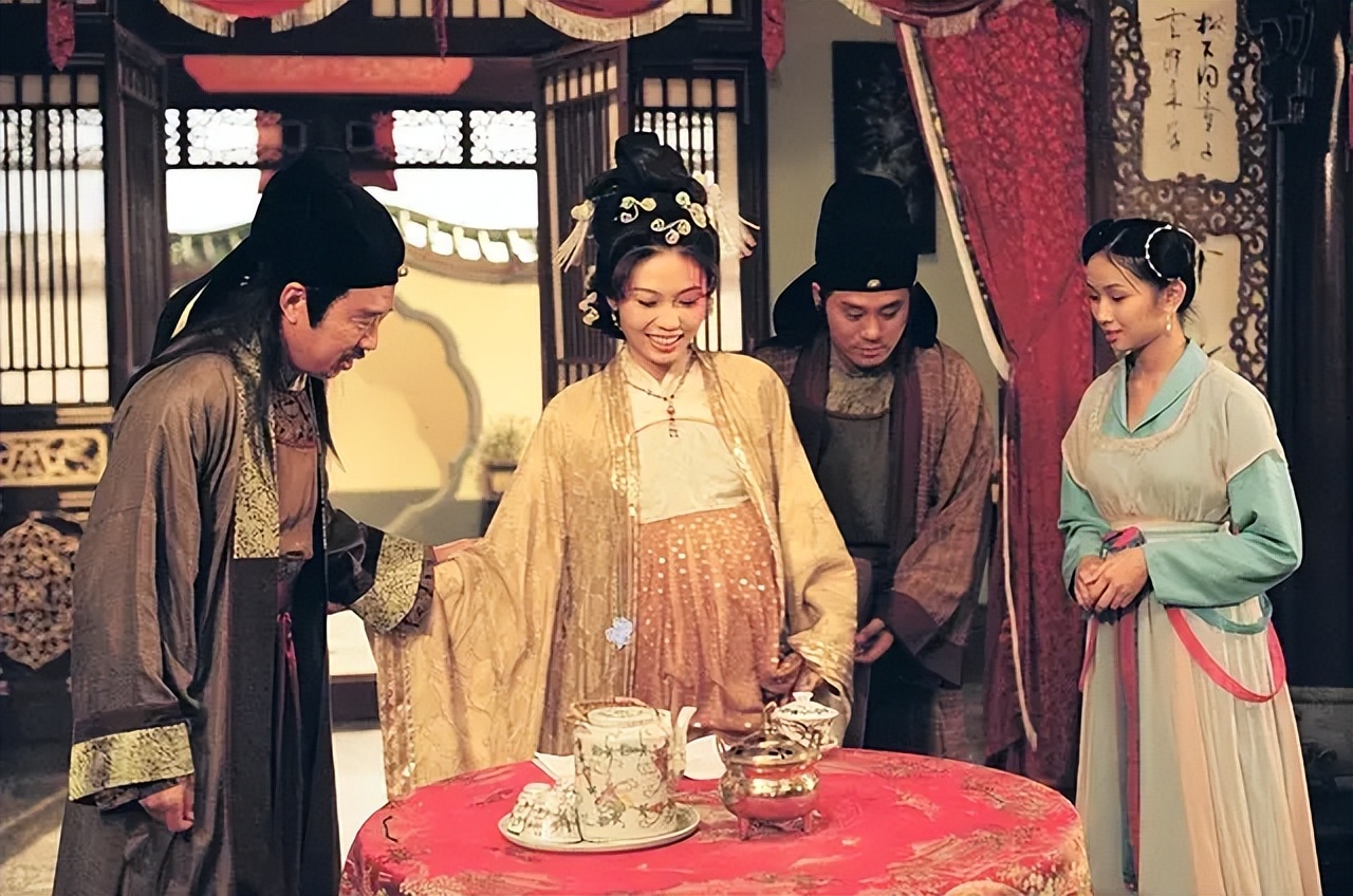 两位港姐飙演技，“身份互换”题材当年很新鲜，真假皇后互斗很爽