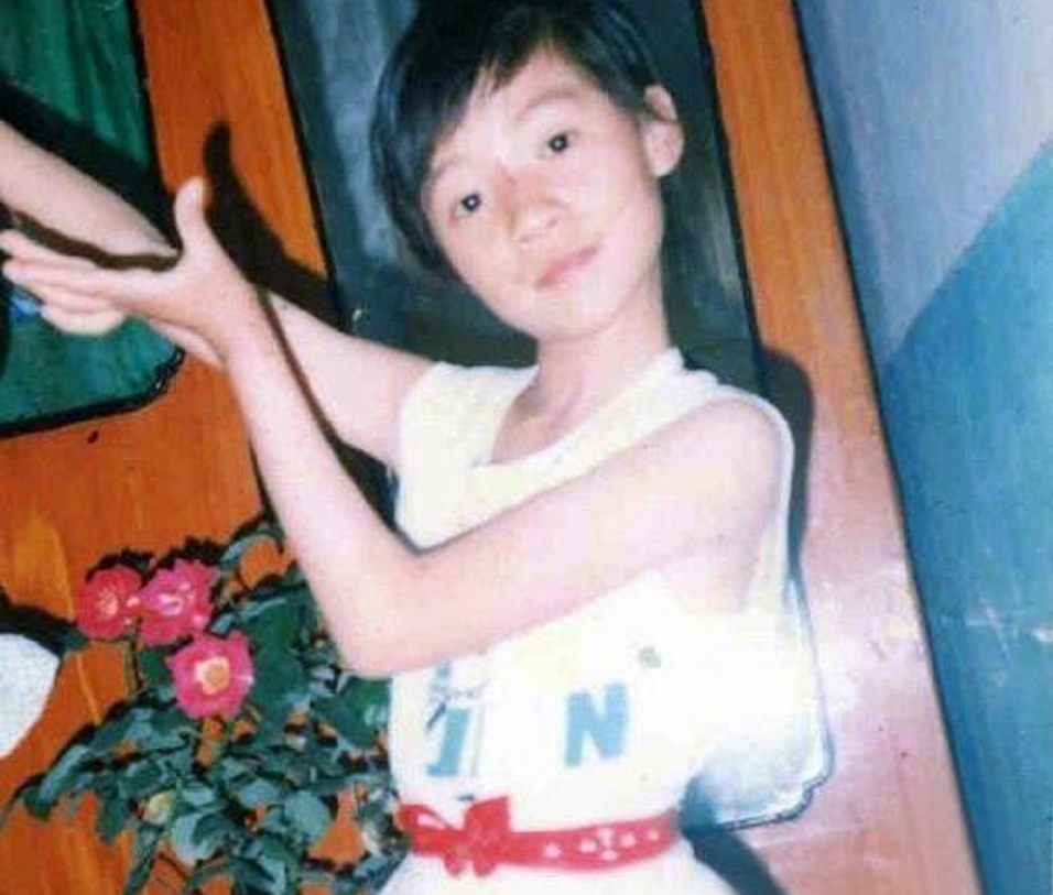 著名歌唱家王丽达的丈夫汤子星：乐做“妻管严”，妇唱夫随很幸福