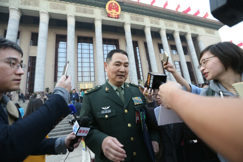 王洪光：当兵37年晋升中将副司令，老爸是少将，岳父是副国级少将