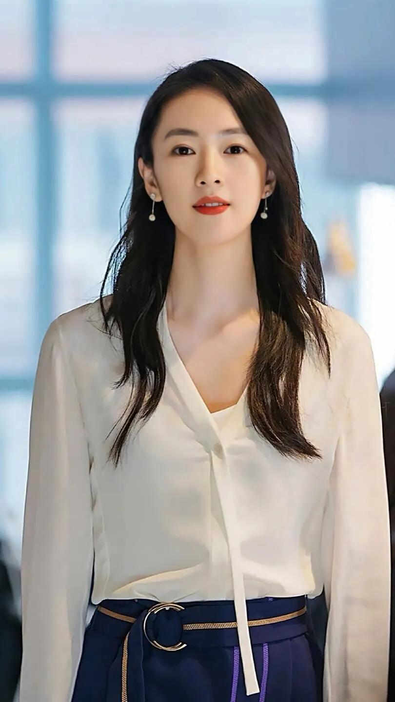 央视节目主持人张蕾1