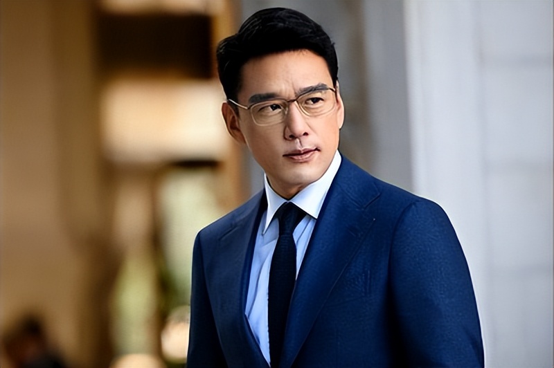 10位长得像“混血儿”的男星，个个明眸皓齿，实打实的中国美男子