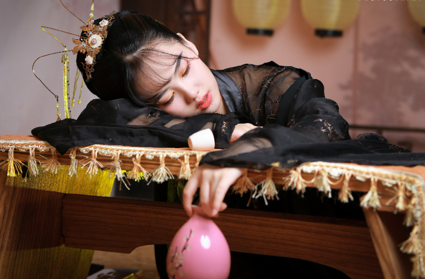 10首酒诗对应着喝酒的10层境界，单论境界，《将进酒》进不了前五
