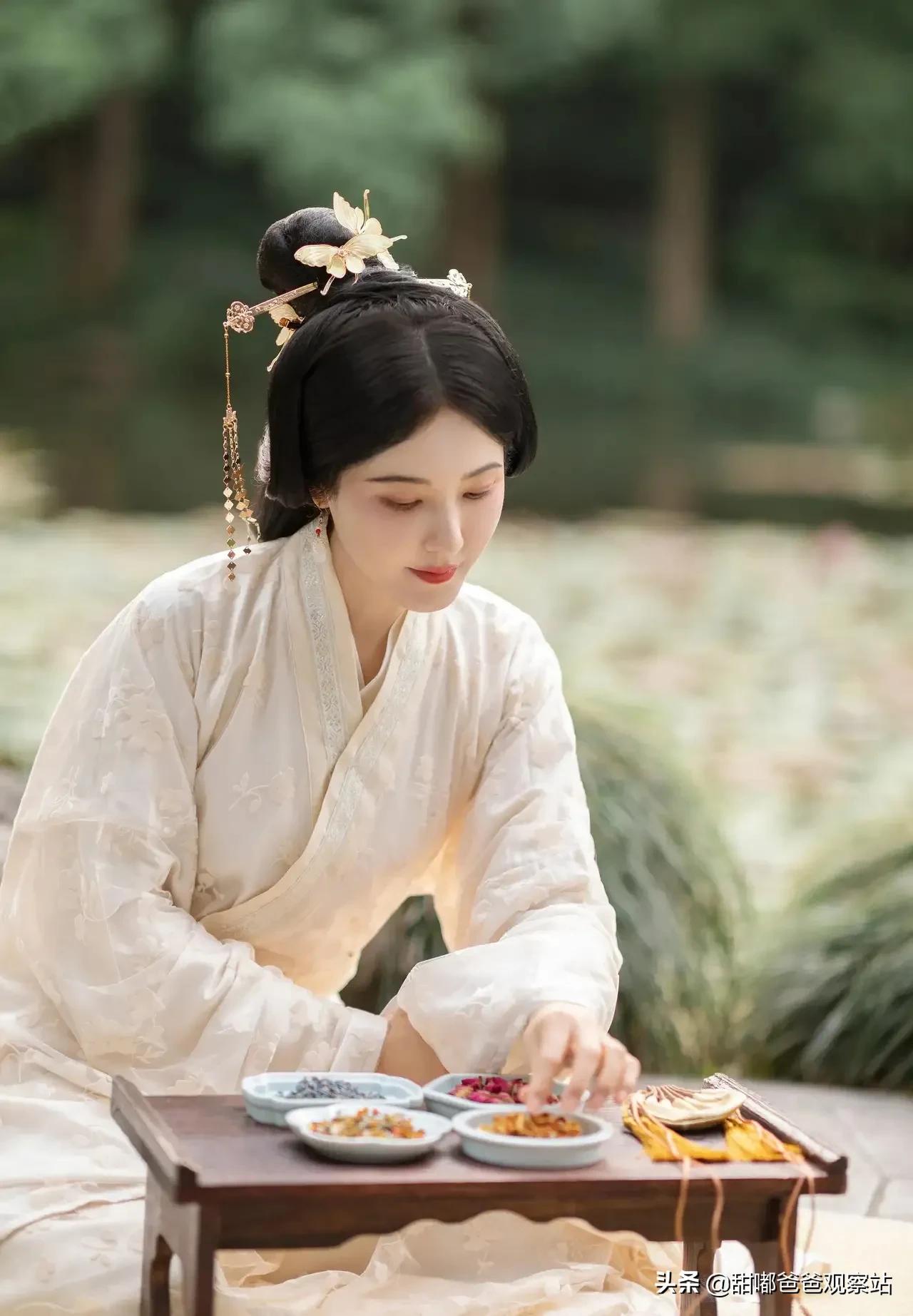 “中戏第一美女”曾黎又换风格，让人眼前一亮