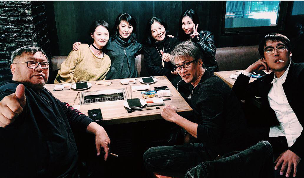 38岁女演员中丸紫苑突传死讯，惹自杀猜测，好友晒合影透露死因