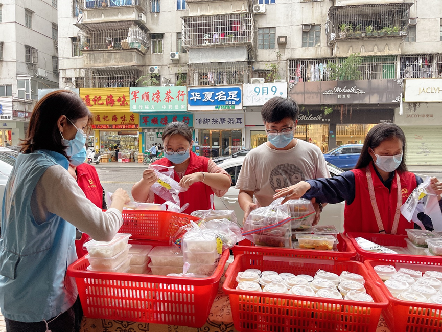 广东姑娘为抗疫志愿者链接千份爱心餐“城市病了，我们并肩作战”