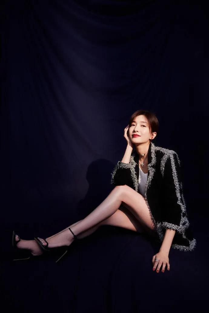 江疏影高跟鞋美轮美奂