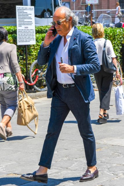 牛仔裤搭配鞋子图片男(牛仔裤和皮鞋这样搭配) - 赤虎壹号