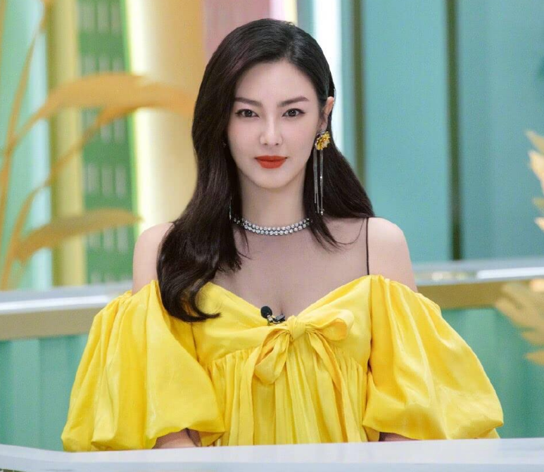 张雨绮：两婚两离，带着龙凤胎潇洒生活，离异后活出女王范