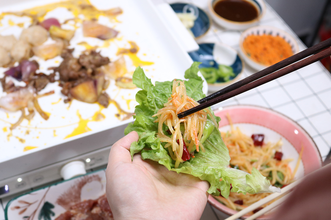 登上饭桌的移动灶台 用乐视嗨烤盘才知道在家吃烤肉到底有多香