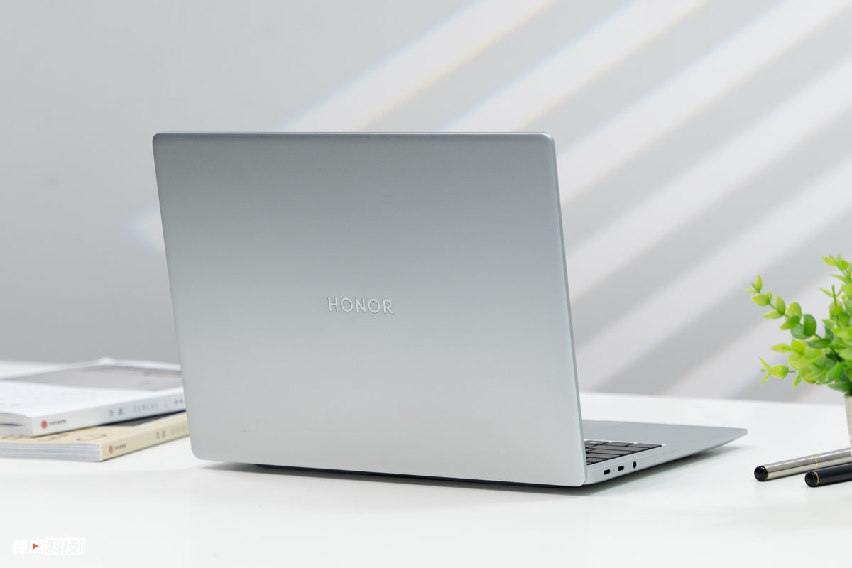 评测：荣耀MagicBook 14、联想小新Pro14和ThinkBook 14+谁更香？