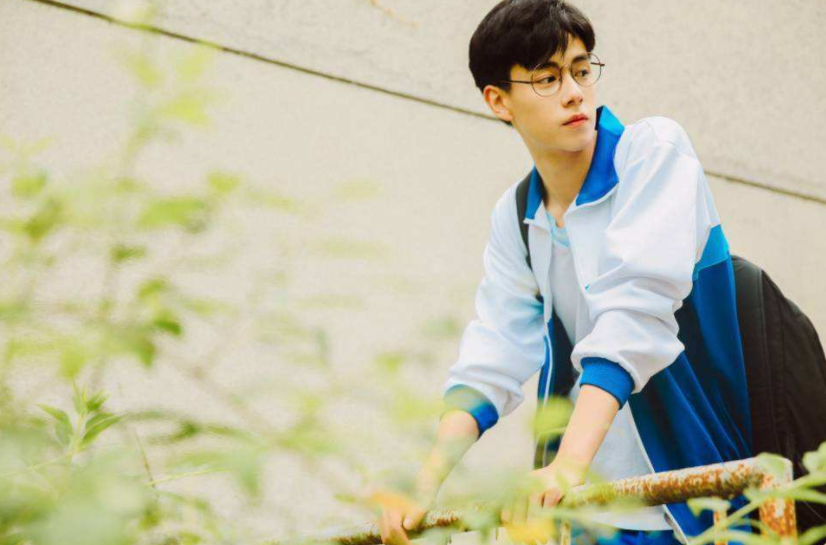 17年前吐槽学校，17年后成学校老师，当年的“犯罪证据”异常尴尬