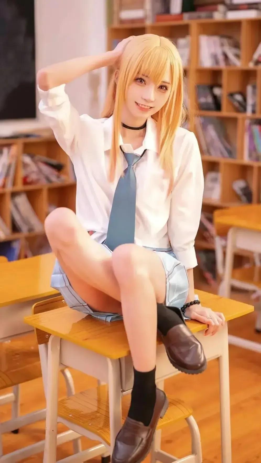 漫画《更衣人偶坠入爱河》喜多川海梦COSPLAY真人图-哪边嗨