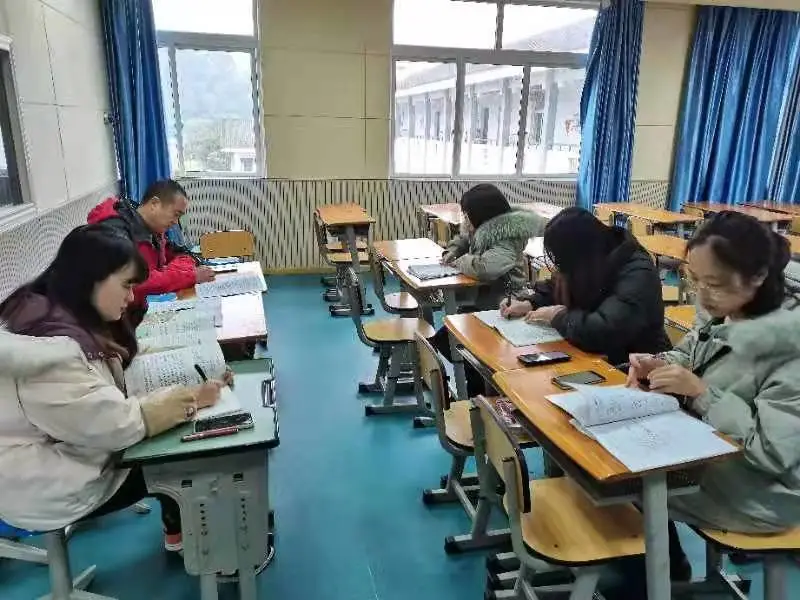 双流区黄龙溪学校五六年级语文组教研活动