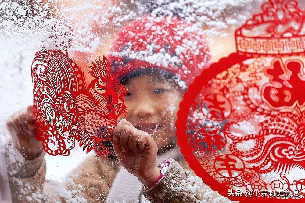 大年初七人日节，传统习俗禁忌多，1戴2吃3送4不打，老传统别丢了