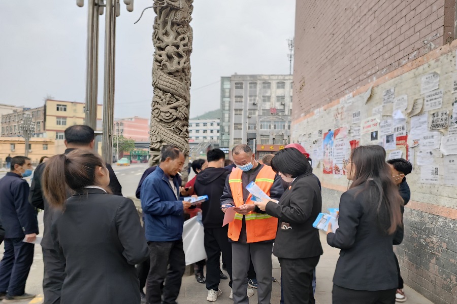 筑牢法治后盾：清涧法院开展《反有组织犯罪法》普法宣传活动