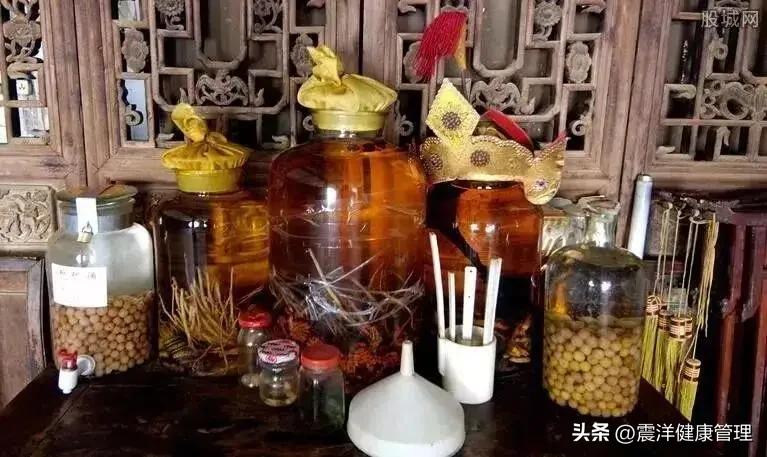 药酒变毒酒自己泡药酒安全吗(自泡药酒成毒酒？这些药酒喝了不但没好处还伤身体)