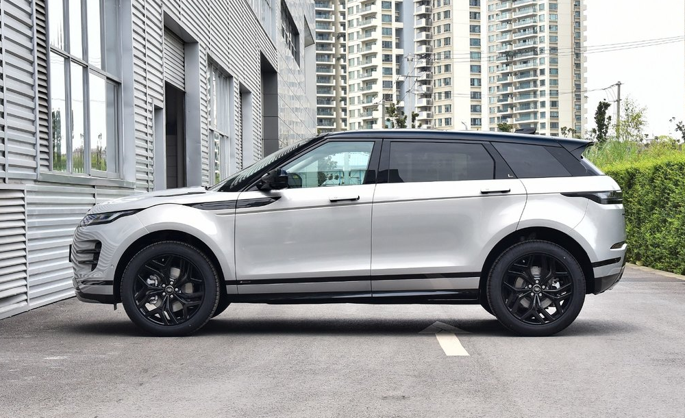 开惯了奔驰GLC，再开路虎揽胜极光L，明白了奔驰和路虎的差别