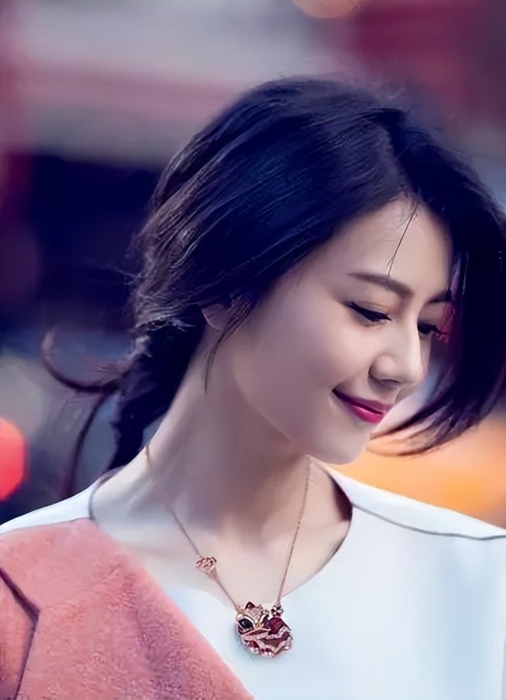 长得貌美如花，衣品一言难尽？不会穿搭真不能怪没钱、不好看