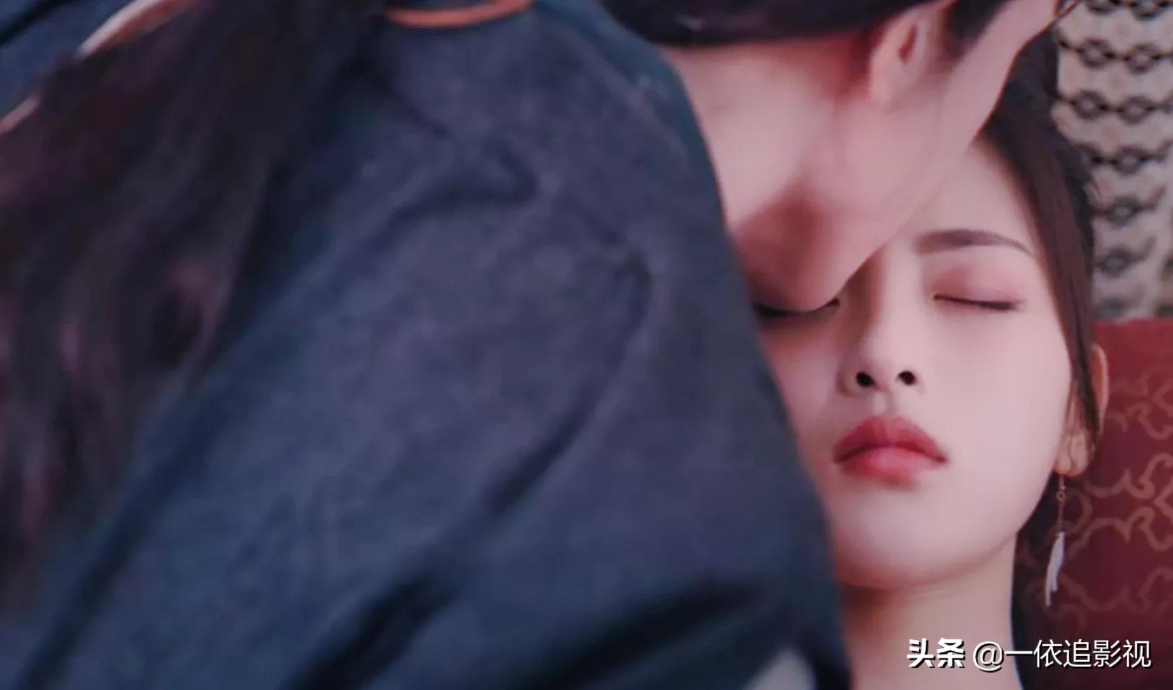 说英雄谁是英雄：王小石温柔帽檐贴贴好甜，杨超越温柔kswl吧？