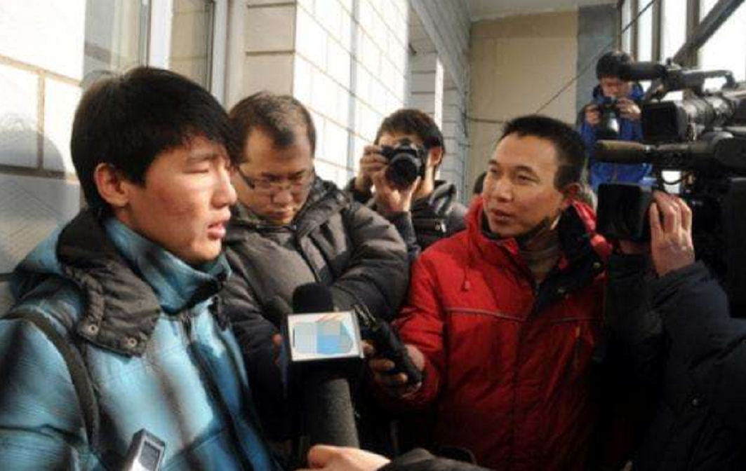 12年前，扬言“我爸是李刚”的坑爹官二代，出狱后过得怎样了？