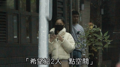 阮经天新欢正面照曝光，皮肤白皙美腿修长，小天护花心切怒怼记者