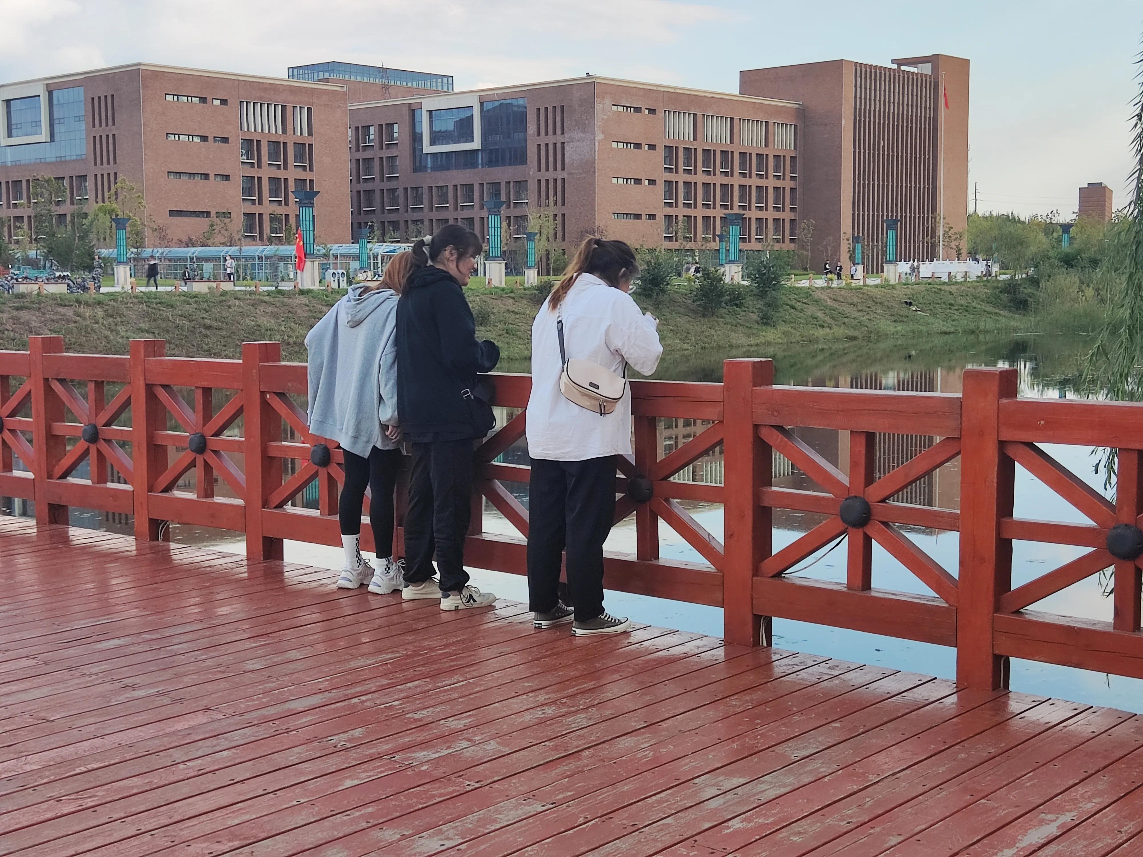 卡伦湖大学简介(二本大学推荐高考生来了之后都不想毕业)