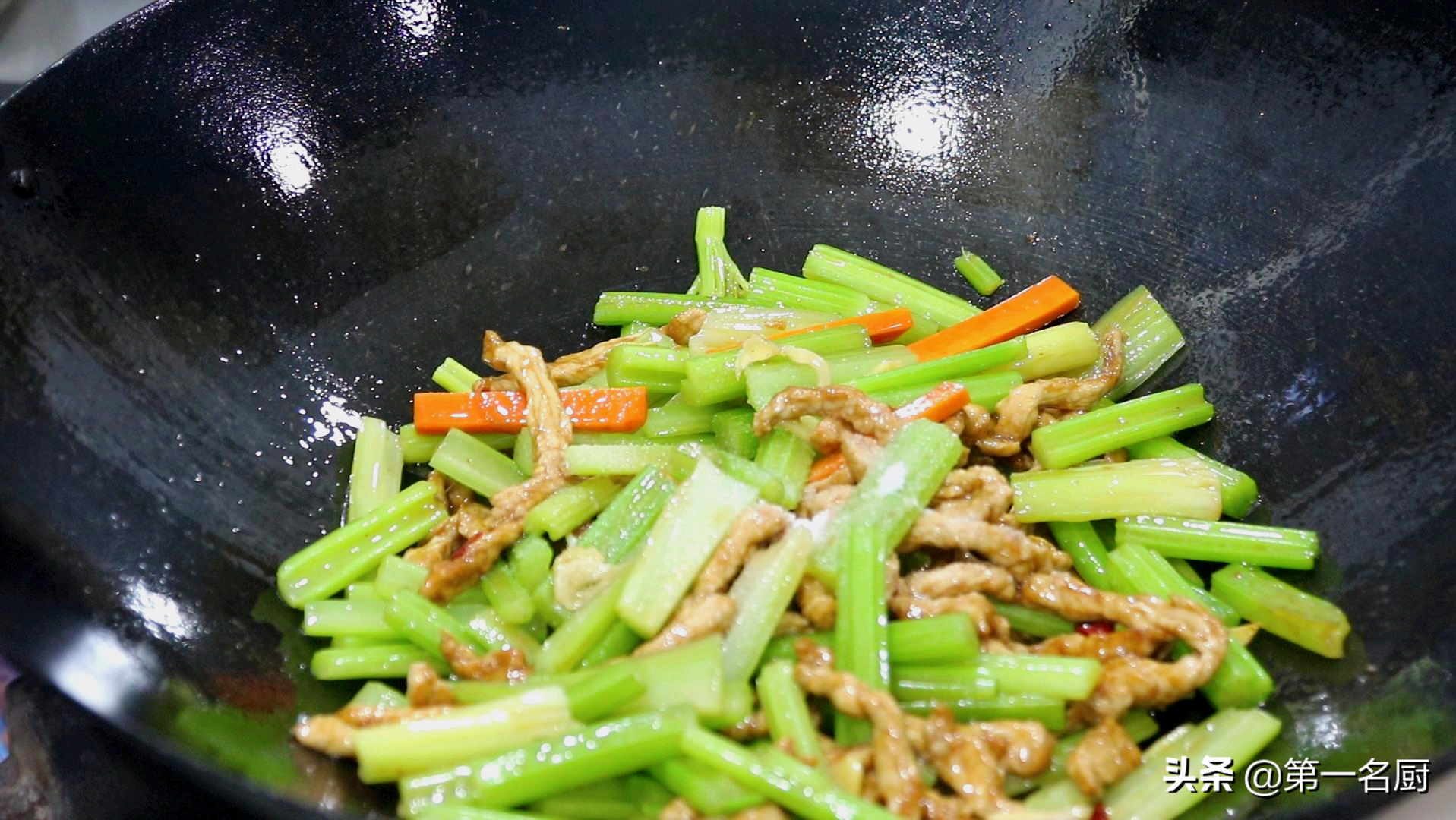 最适合冬天吃的8道家常肉菜，热腾腾的端上桌，营养又解馋