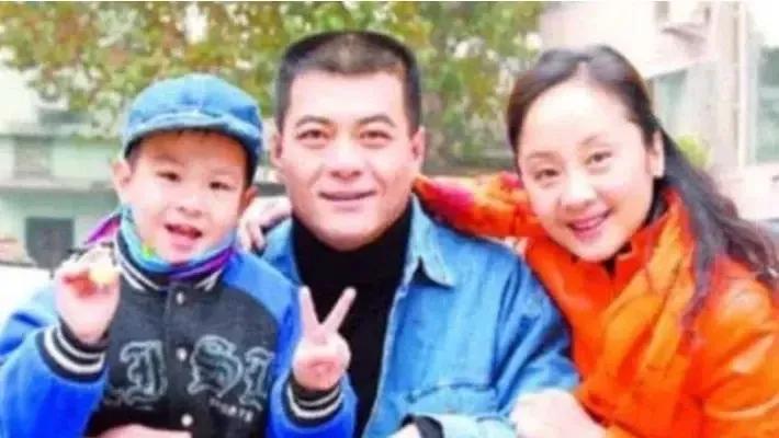 演员王新军：成名后抛妻弃子，把秦海璐宠成宝，前妻火了他却糊了