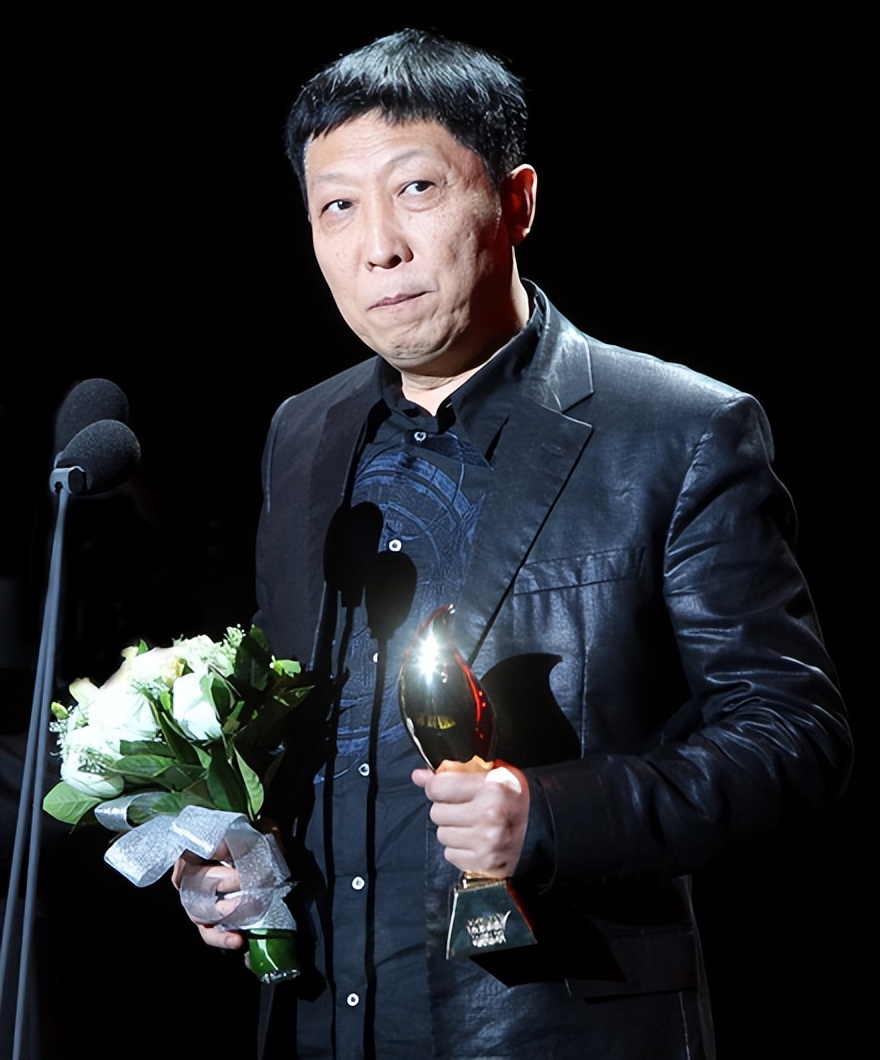 “爸爸专业户”韩童生：放弃铁饭碗当演员，与妻子恩爱多年很幸福