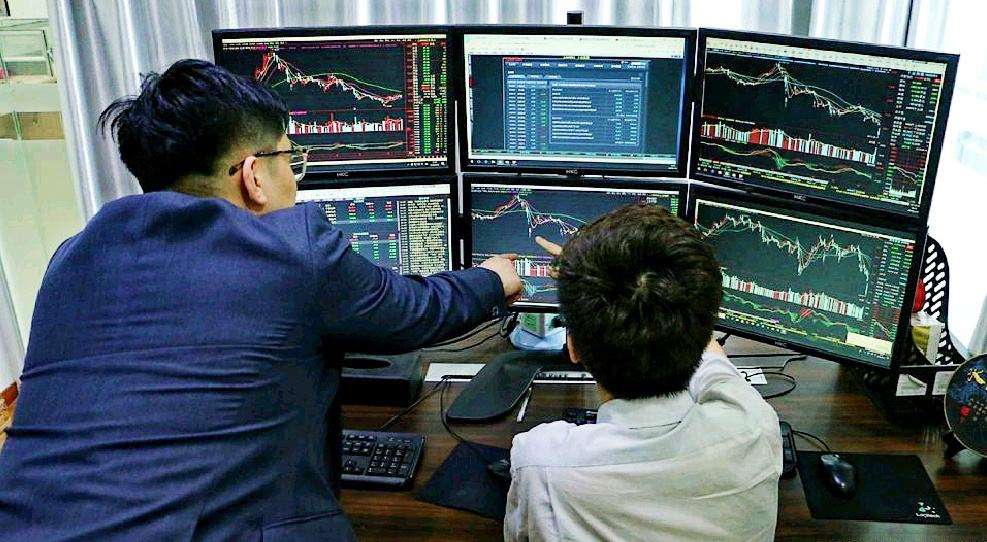 月入5000元的人要不要投资股票？到底怎么投？投几只股票好呢？