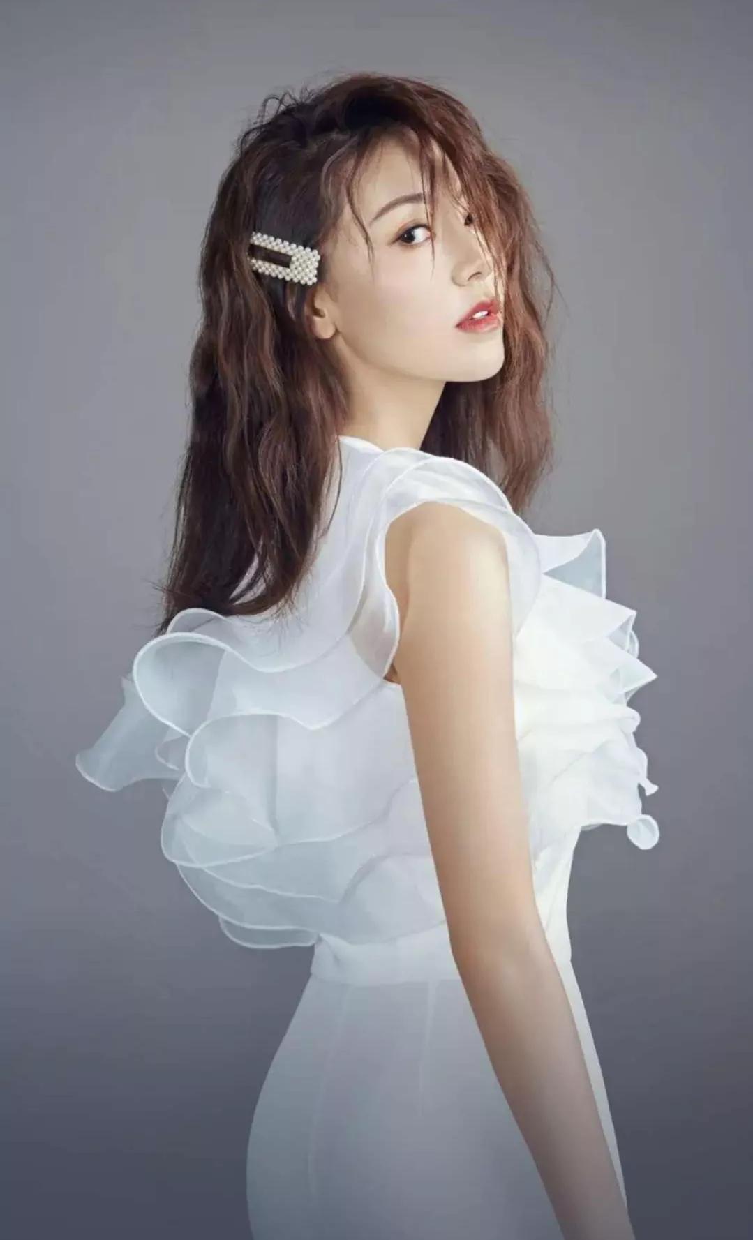 手机桌面，明星祝绪丹、黄梦莹、王艺瑾和张艺凡