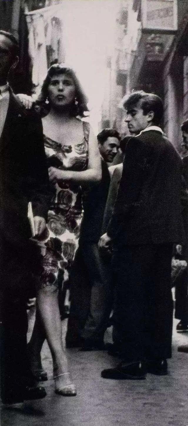 他撞见母亲偷情，成年后连杀13名失足女，2020年死于新冠