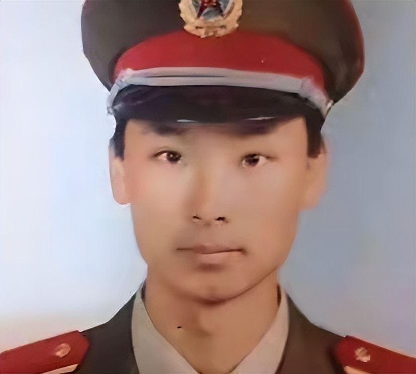 不仅名气大，军衔也高到吓人！这12个明星，个个一身正气堪称清流