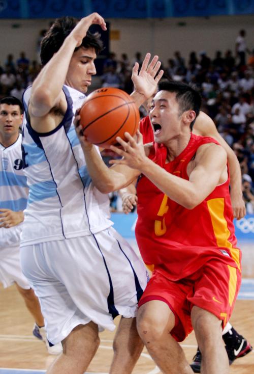 刘炜为什么不能进nba(刘炜的故事：曾是男篮背锅侠，因误解与姚明分道扬镳，人帅也励志)